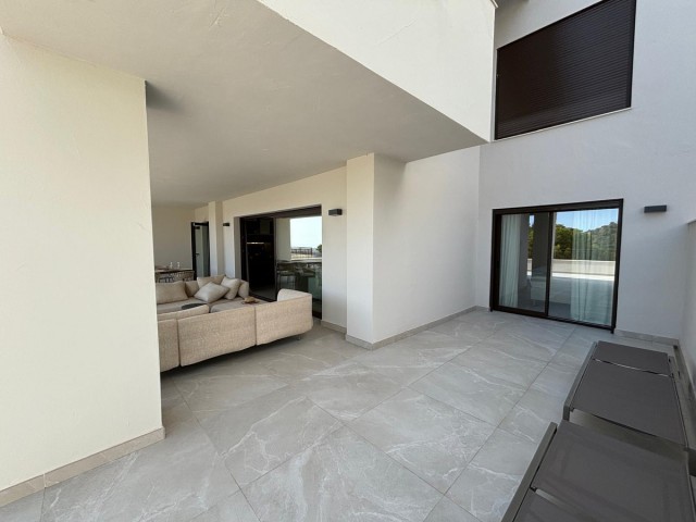 Appartement avec 3 Chambres  à Istán