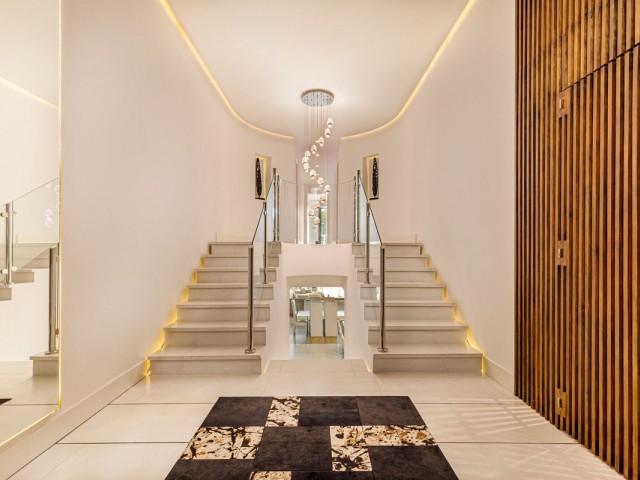 3 Bedrooms Apartment in Puerto Banús