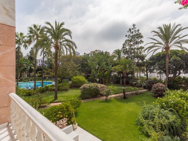 3 Bedrooms Apartment in Puerto Banús