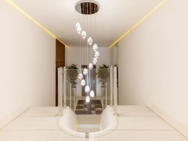 3 Bedrooms Apartment in Puerto Banús