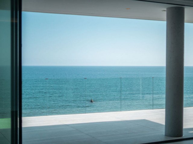 4 Bedrooms Apartment in Estepona