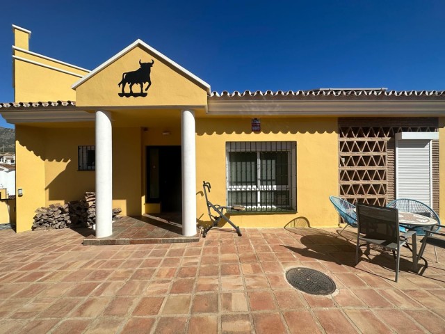 Villa avec 4 Chambres  à Mijas Costa