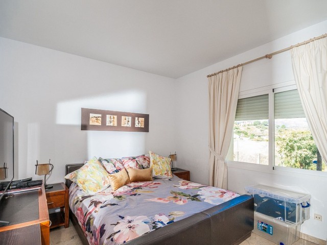 3 Bedrooms Apartment in Elviria