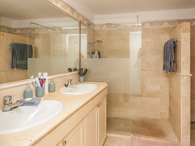 3 Bedrooms Apartment in Elviria