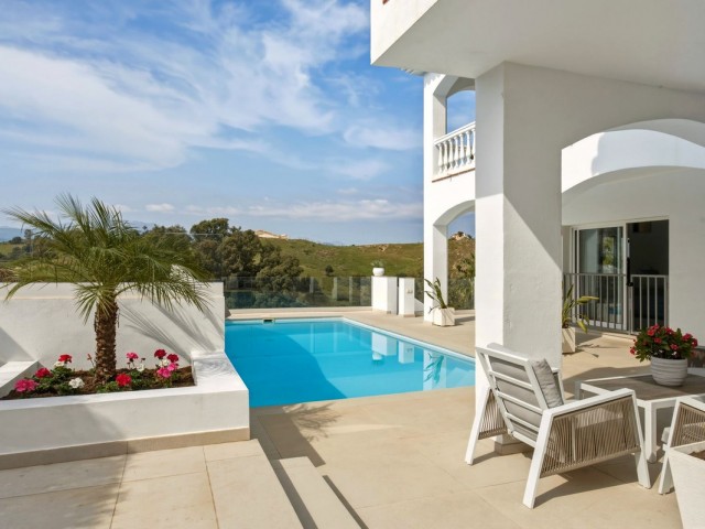 6 Bedrooms Villa in Mijas
