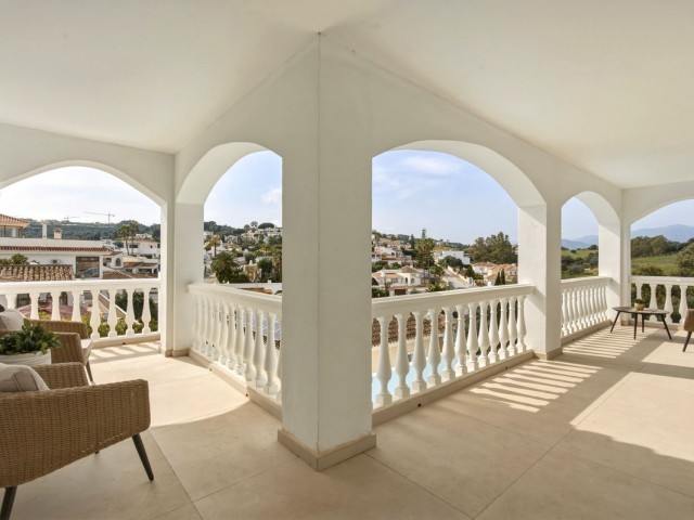 6 Bedrooms Villa in Mijas
