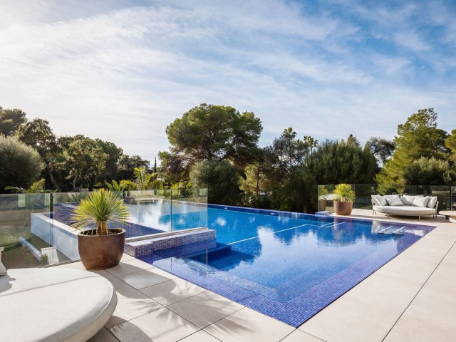 7 Bedrooms Villa in Sotogrande
