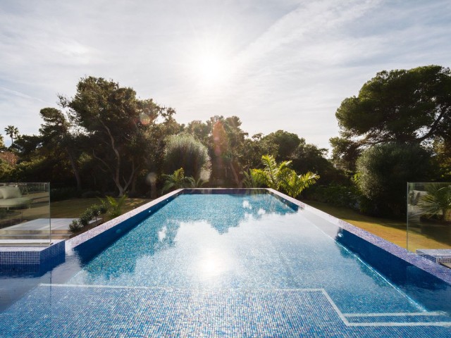 7 Bedrooms Villa in Sotogrande