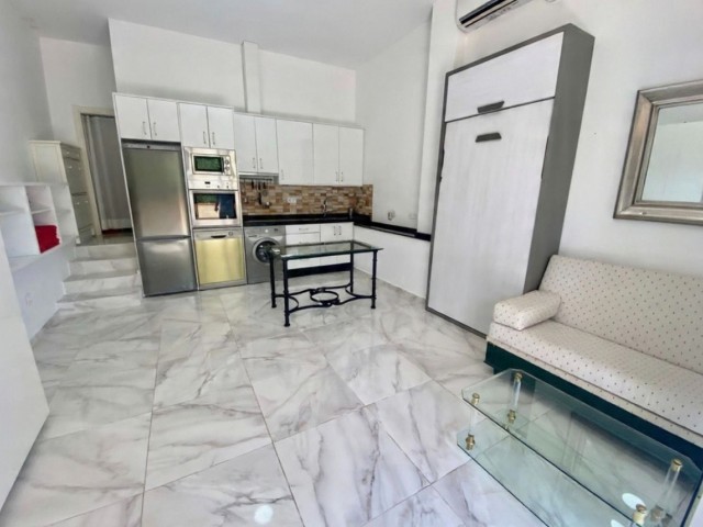 5 Bedrooms Townhouse in Estepona