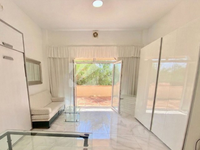 5 Bedrooms Townhouse in Estepona