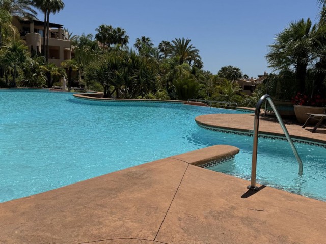 3 Bedrooms Apartment in Sierra Blanca