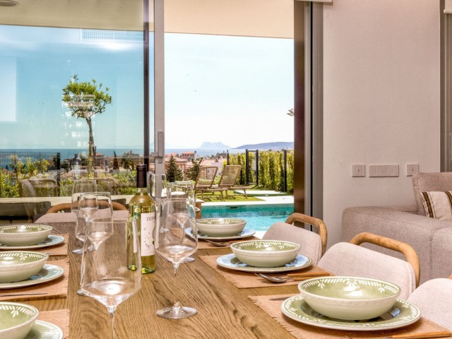 4 Bedrooms Townhouse in Estepona