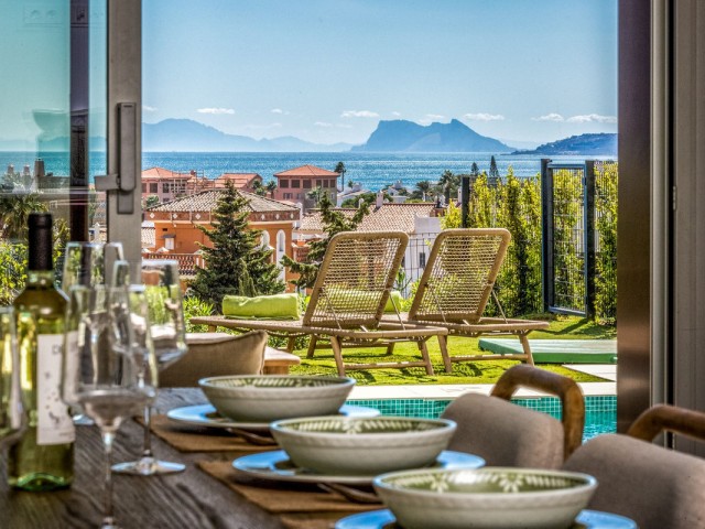 4 Bedrooms Townhouse in Estepona