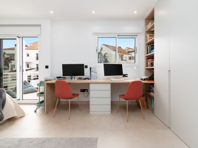 4 Bedrooms Apartment in Benalmadena