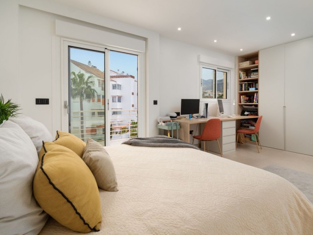 4 Bedrooms Apartment in Benalmadena