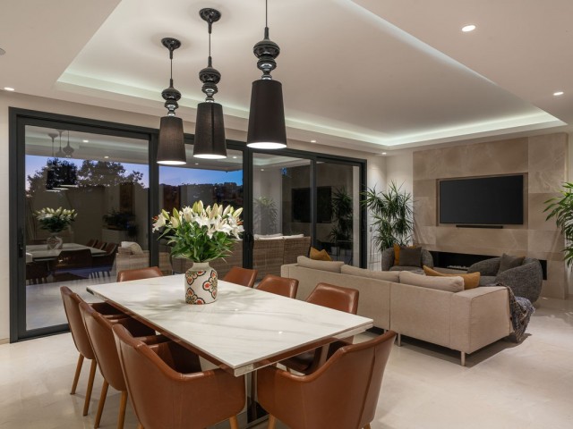 6 Soveroms Villa i Nueva Andalucía