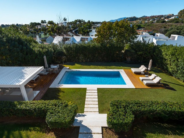 6 Soveroms Villa i Nueva Andalucía