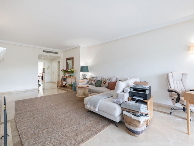 Huoneisto, Los Monteros, R5327572