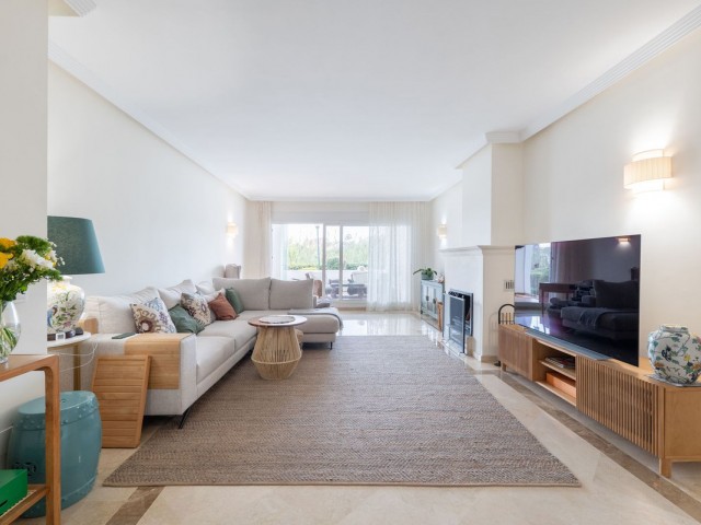 Huoneisto, Los Monteros, R5327572