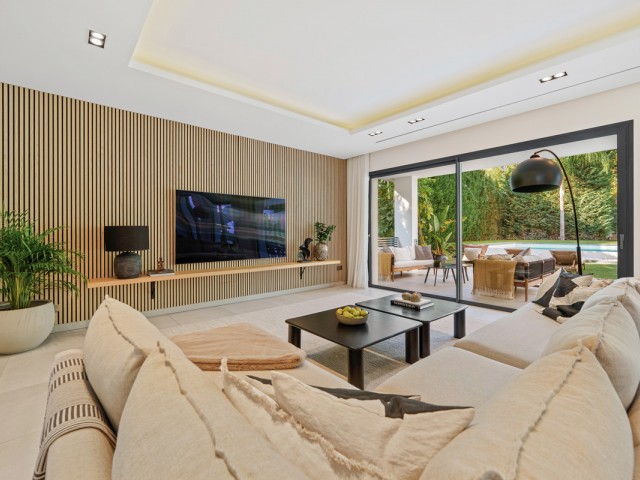 5 Bedrooms Villa in Nueva Andalucía