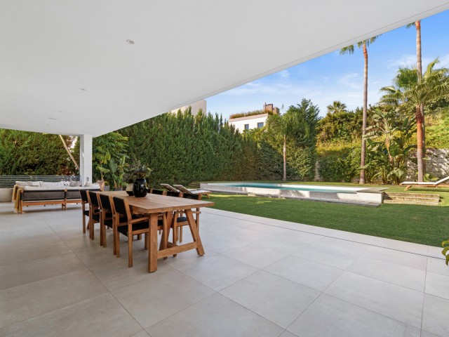 5 Bedrooms Villa in Nueva Andalucía