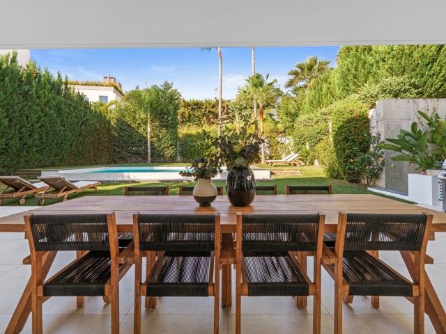 5 Bedrooms Villa in Nueva Andalucía