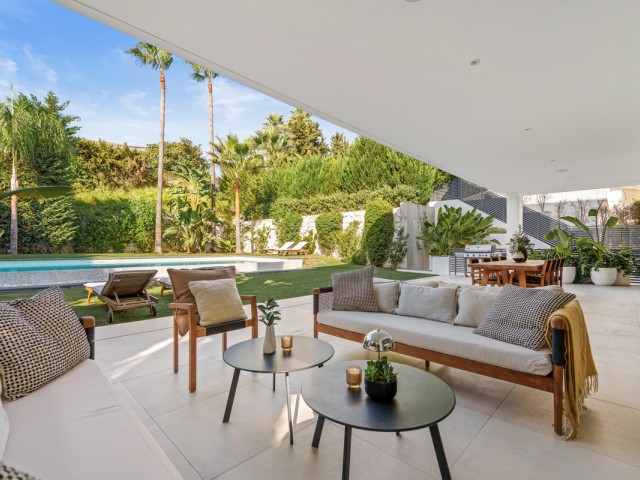 5 Bedrooms Villa in Nueva Andalucía