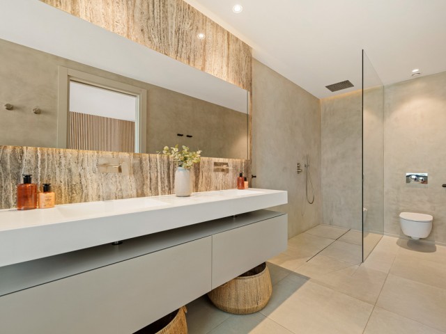 5 Bedrooms Villa in Nueva Andalucía