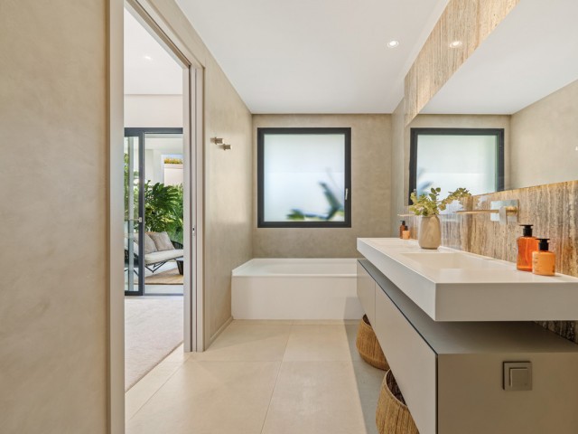 5 Bedrooms Villa in Nueva Andalucía