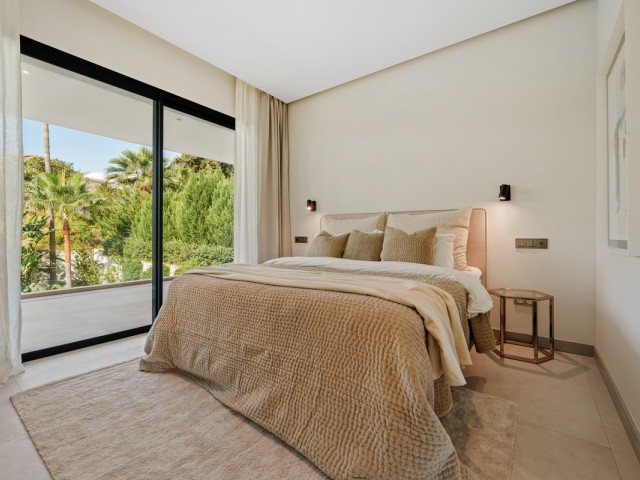 5 Bedrooms Villa in Nueva Andalucía