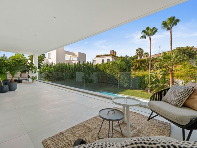 5 Bedrooms Villa in Nueva Andalucía