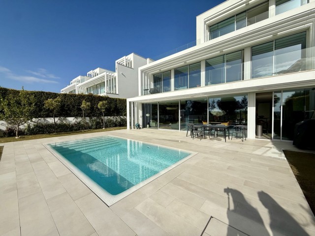 5 Bedrooms Villa in Sotogrande