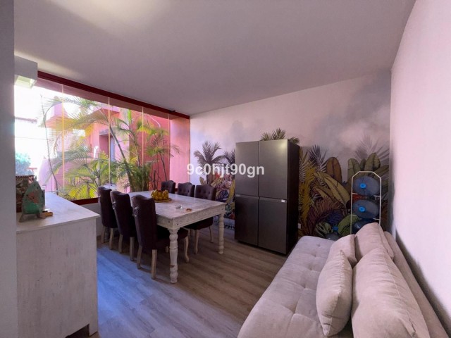 Appartement avec 3 Chambres  à Elviria