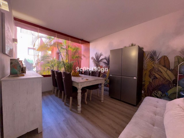Appartement avec 3 Chambres  à Elviria