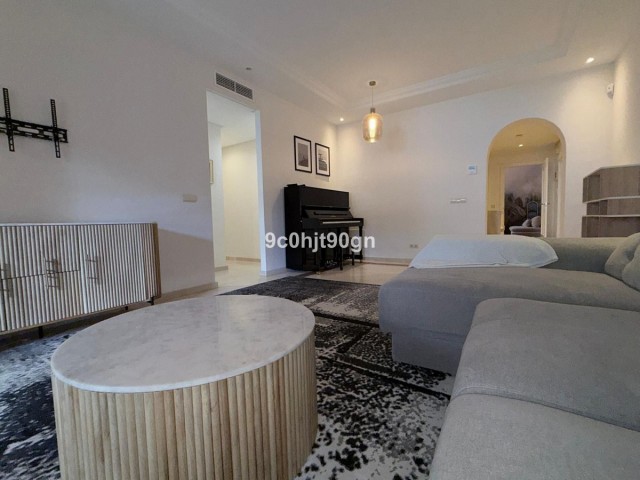 Appartement avec 3 Chambres  à Elviria