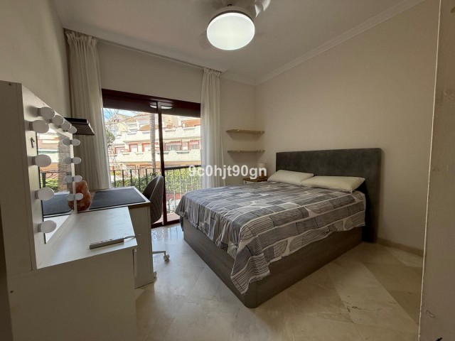 Appartement avec 3 Chambres  à Elviria