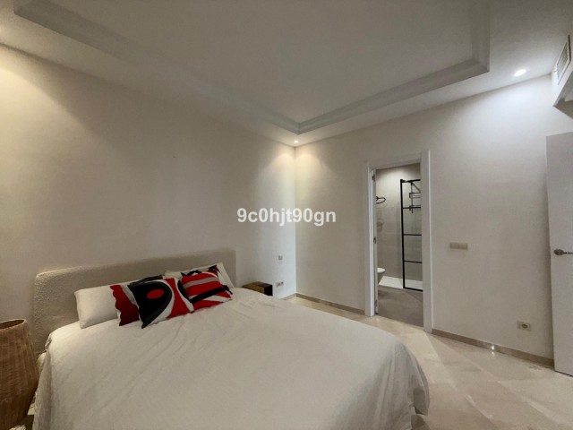 Appartement avec 3 Chambres  à Elviria