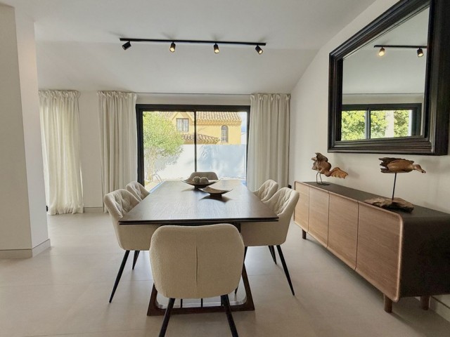 5 Schlafzimmer Villa in Nueva Andalucía