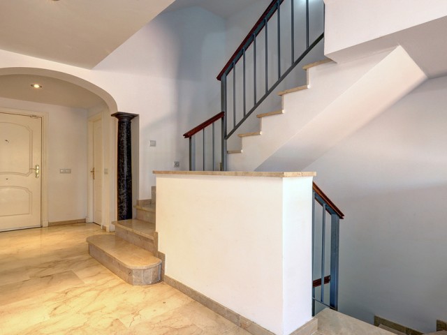 Townhouse, La Duquesa, R5327773