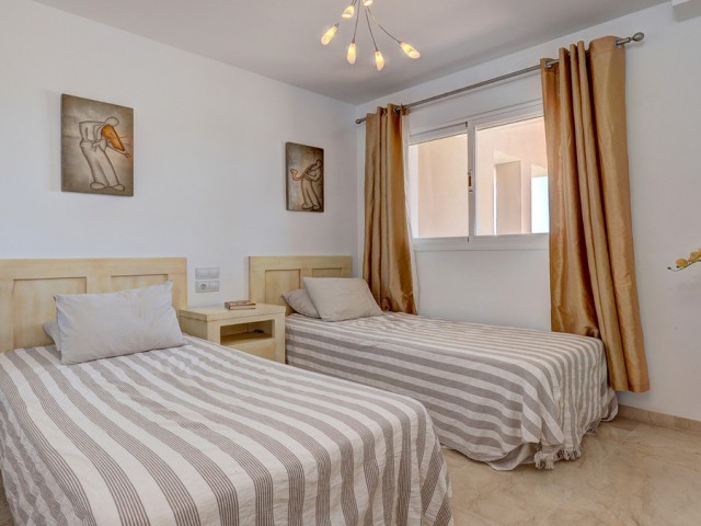 4 Bedrooms Townhouse in La Duquesa