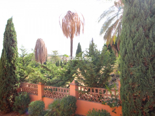 3 Bedrooms Apartment in Benahavís