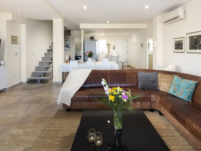 Maison mitoyenne avec 4 Chambres  à Málaga Centro