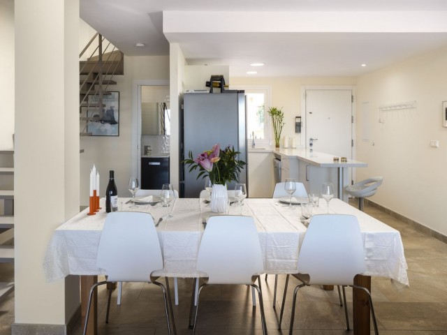 Maison mitoyenne avec 4 Chambres  à Málaga Centro