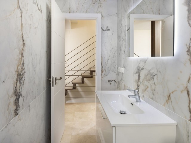 Maison mitoyenne avec 4 Chambres  à Málaga Centro