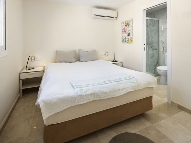 Maison mitoyenne avec 4 Chambres  à Málaga Centro