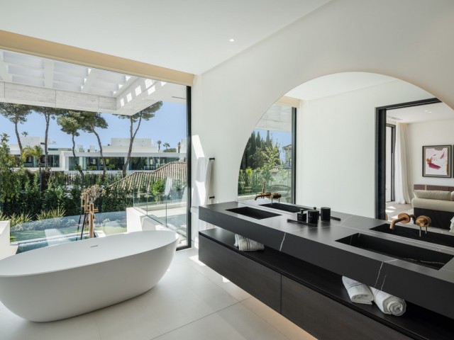 6 Slaapkamer Villa in Nueva Andalucía
