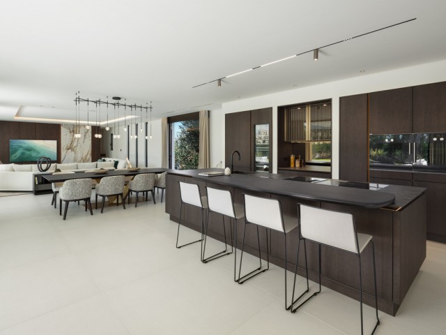 6 Slaapkamer Villa in Nueva Andalucía