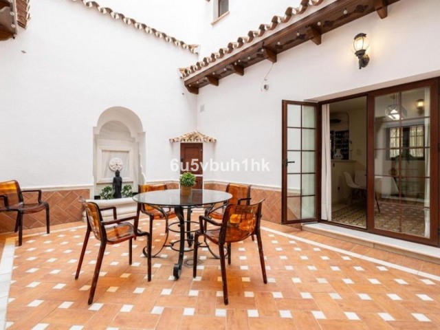 5 Bedrooms Townhouse in Fuengirola