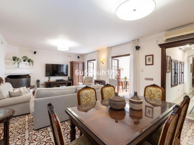 5 Bedrooms Townhouse in Fuengirola