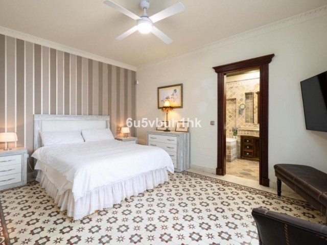 5 Bedrooms Townhouse in Fuengirola